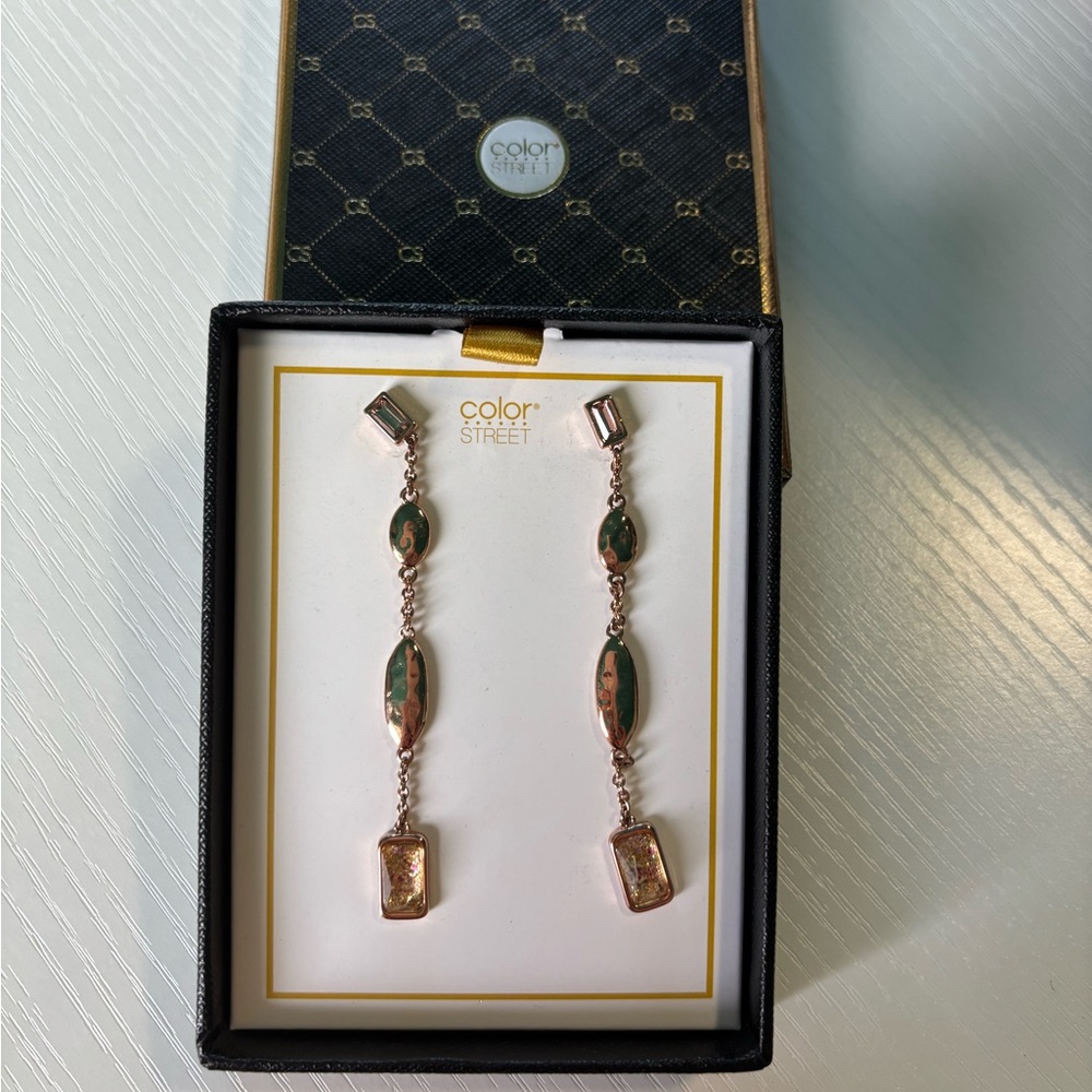 Color Street Rose Gold and Tokyo Lights Dangle Earrings and Matching Y Necklace